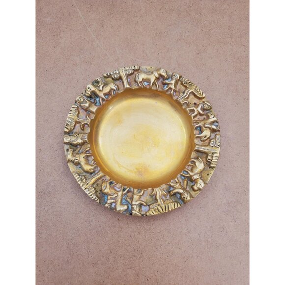 Brutalist Folk Art Brass Dish Catchall | Vintage Mid Century Decorative Relief - Picture 3 of 10